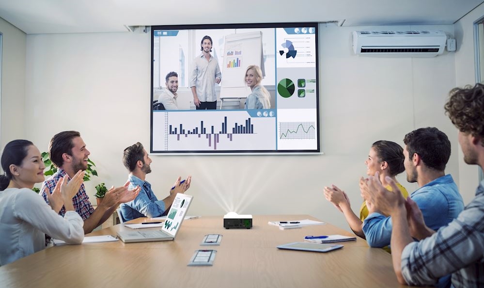 Proyector Optoma ML1050ST+ Perfecto para reuniones, presentaciones o películas sobre la marcha + Lámpara
