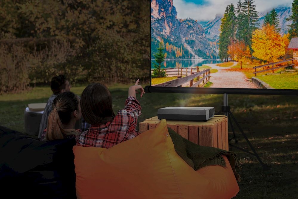 Proyector inteligente Optoma CinemaX P2 consigue una pantalla de 100" con 30cms.