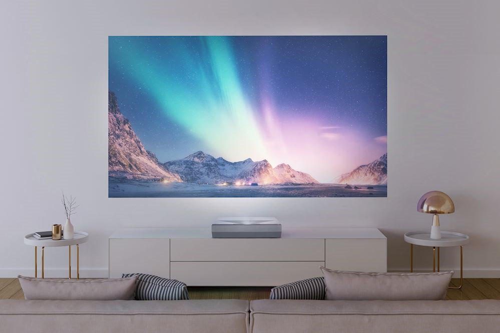 Proyector inteligente Optoma CinemaX P2 consigue una pantalla de 100" con 30cms.