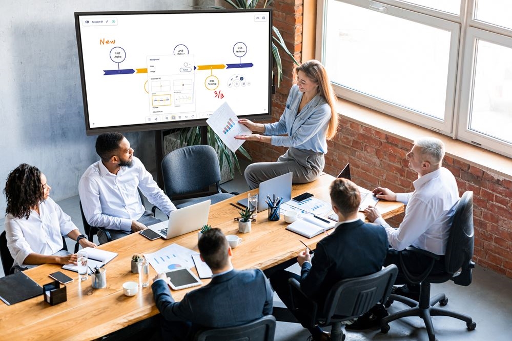 Panel profesional 4k interactivo Optoma 5652RK de 65"